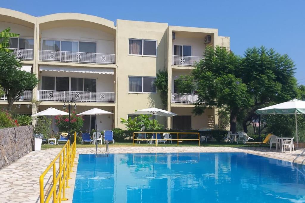 Sea View Apartment With Swimning Pool Mesongi Ngoại thất bức ảnh
